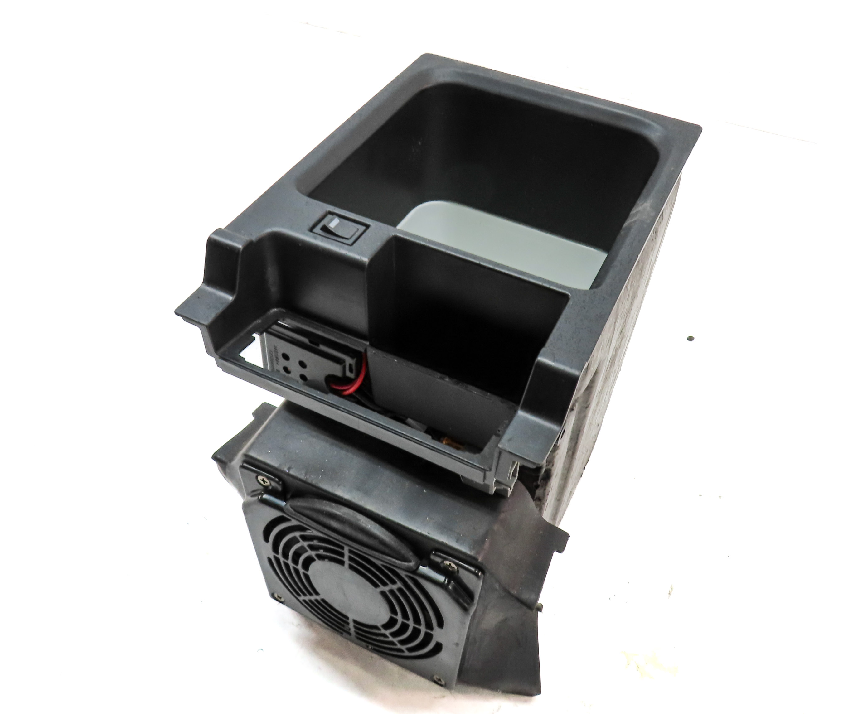 2015 LAND RANGE ROVER SPORT (L494) FRONT CENTER REFRIGERATED CONSOLE STORAGE BOX — exact item pictured